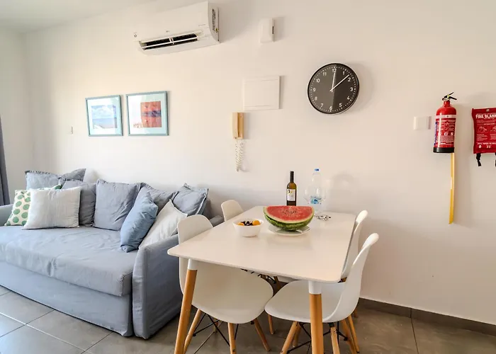 Blu Mackenzie 1 Bdr Flat With Pool Apartament *