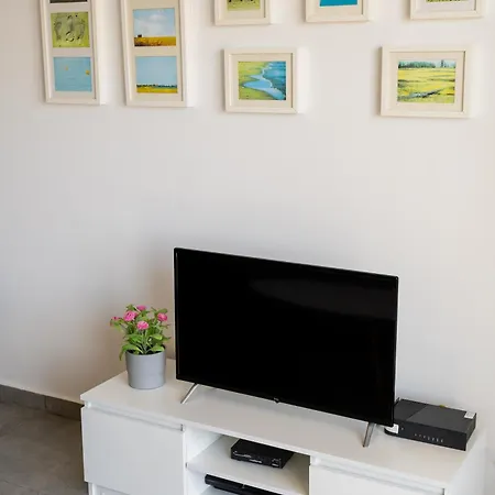 Blu Mackenzie 1 Bdr Flat With Pool * Larnaca