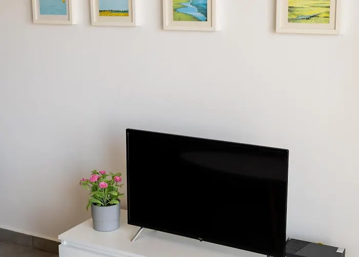 Blu Mackenzie 1 Bdr Flat With Pool * Larnaca