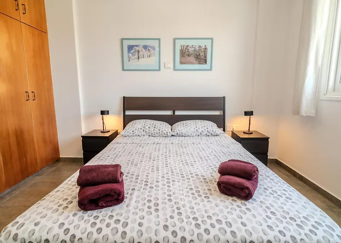 Blu Mackenzie 1 Bdr Flat With Pool *